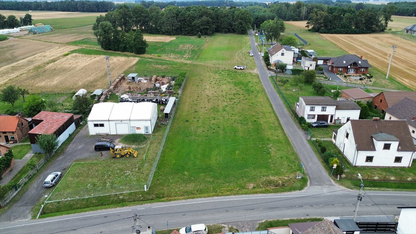 Działka budowlana na sprzedaż Bażany  1 200m2 Foto 1