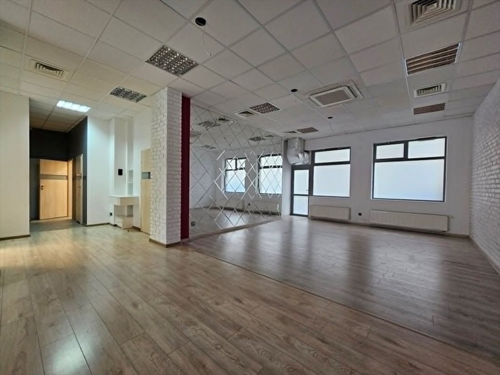 Przestronny lokal 125 m² z witrynami, idealny na handel lub usługi Białystok, Nowe Miasto, Żeromskiego  125m2 Foto 1