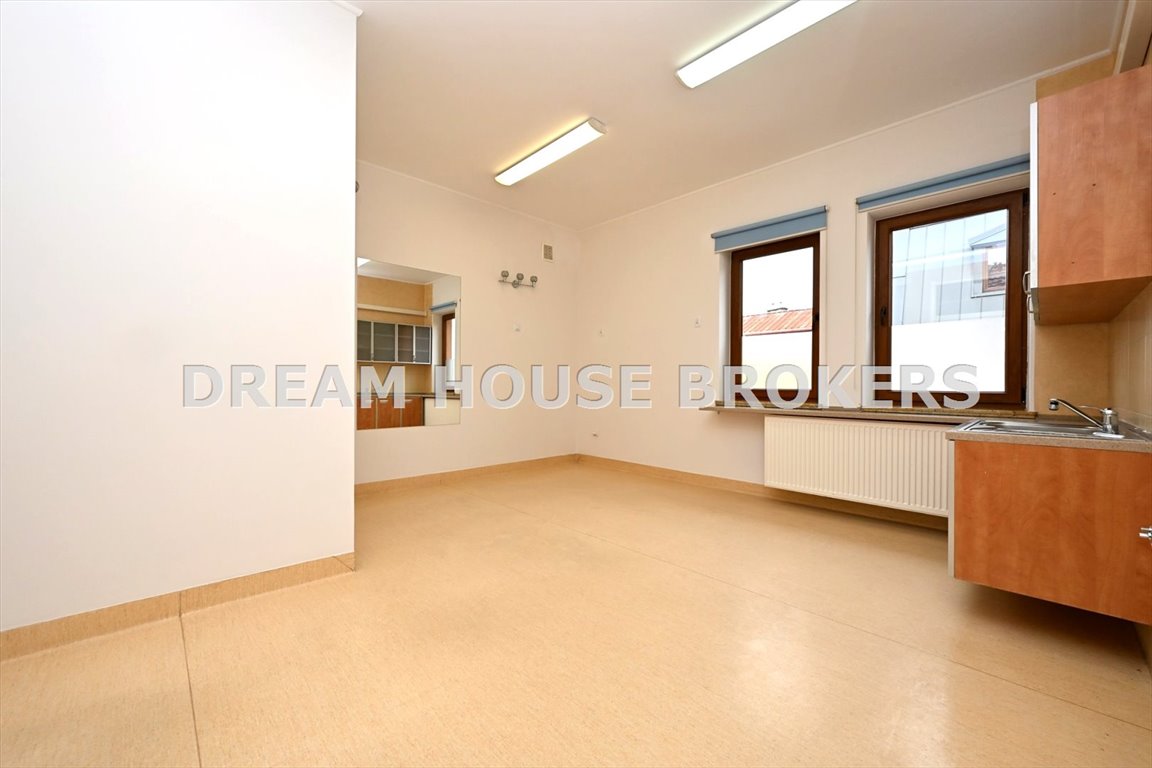 Lokal usługowy 69 m² z widokiem i parkingiem w centrum Rzeszów, Rzeszów, Moniuszki  69m2 Foto 1