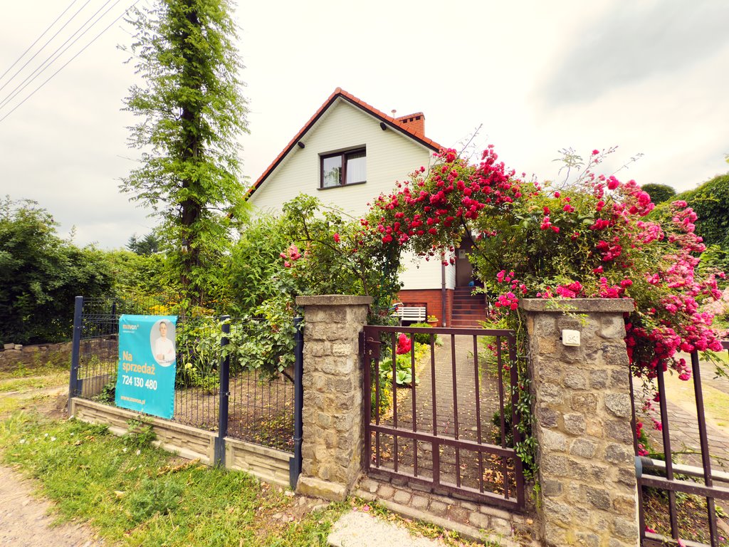 Dom na sprzedaż Drezdenko, plac Sportowy  105m2 Foto 1