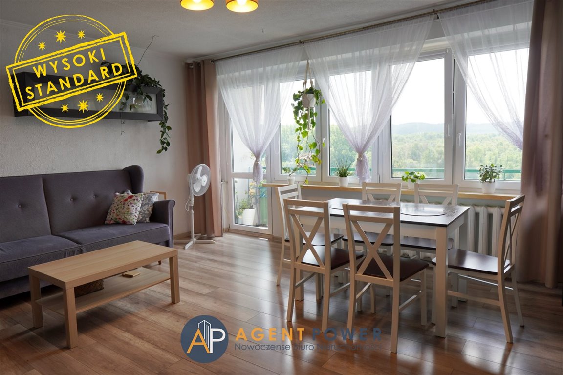 Do sprzedania przestronne 4-pokojowe mieszkanie 76 m² z loggią w Wolbromiu Wolbrom, os. Władysława Łokietka  76m2 Foto 1