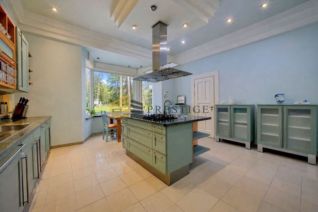 Ekskluzywny dom z basenem i dużą działką w Konstancinie Konstancin-Jeziorna  1 000m2 Foto 1