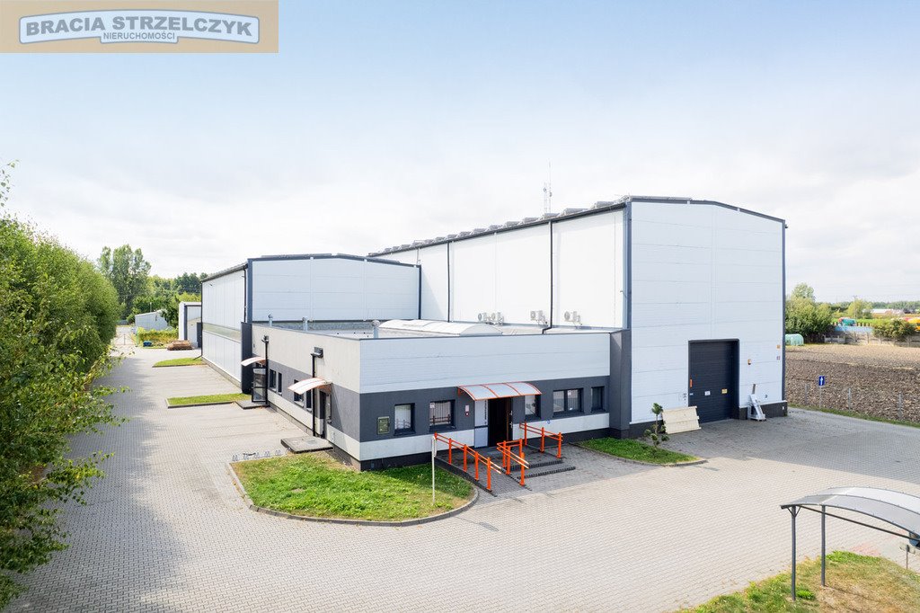 Magazyn 1220 m² z biurem i parkingiem w Lubiejewie Lubiejew  1 220m2 Foto 1