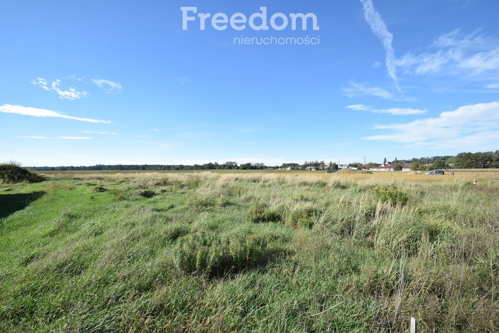 Działka budowlana na sprzedaż Niemodlin  1 081m2 Foto 1