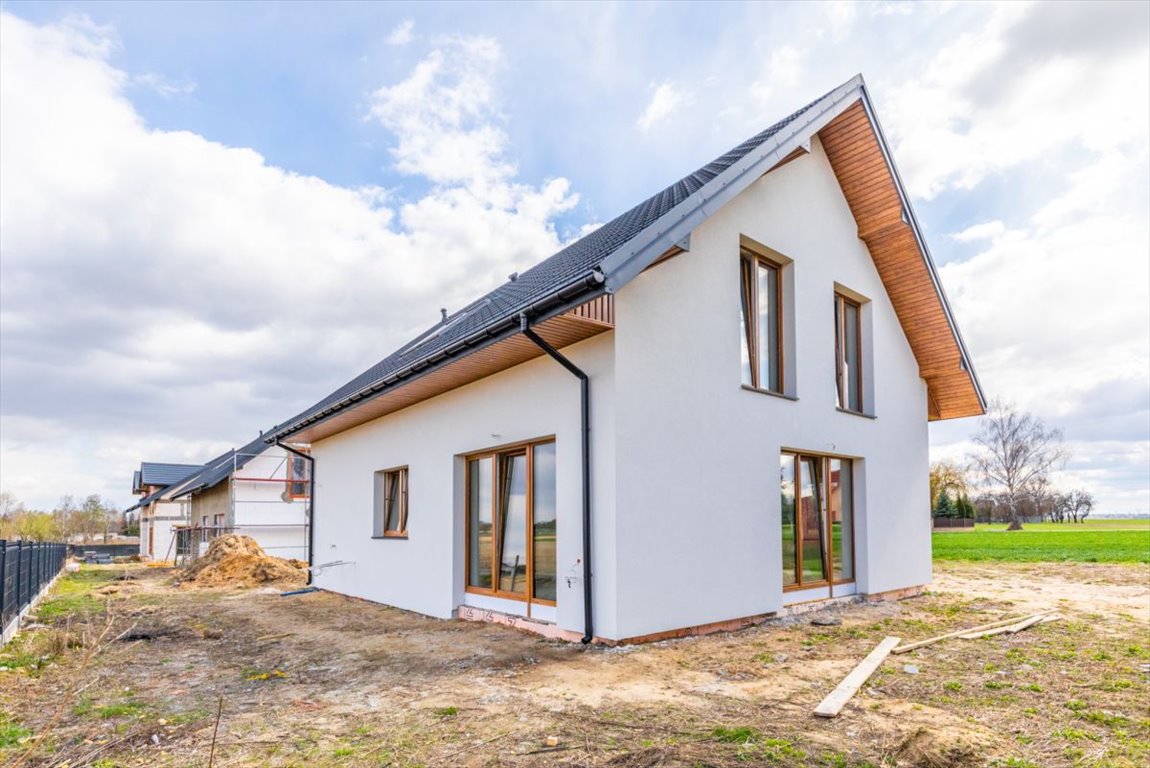 Dom na sprzedaż Niemce  160m2 Foto 1