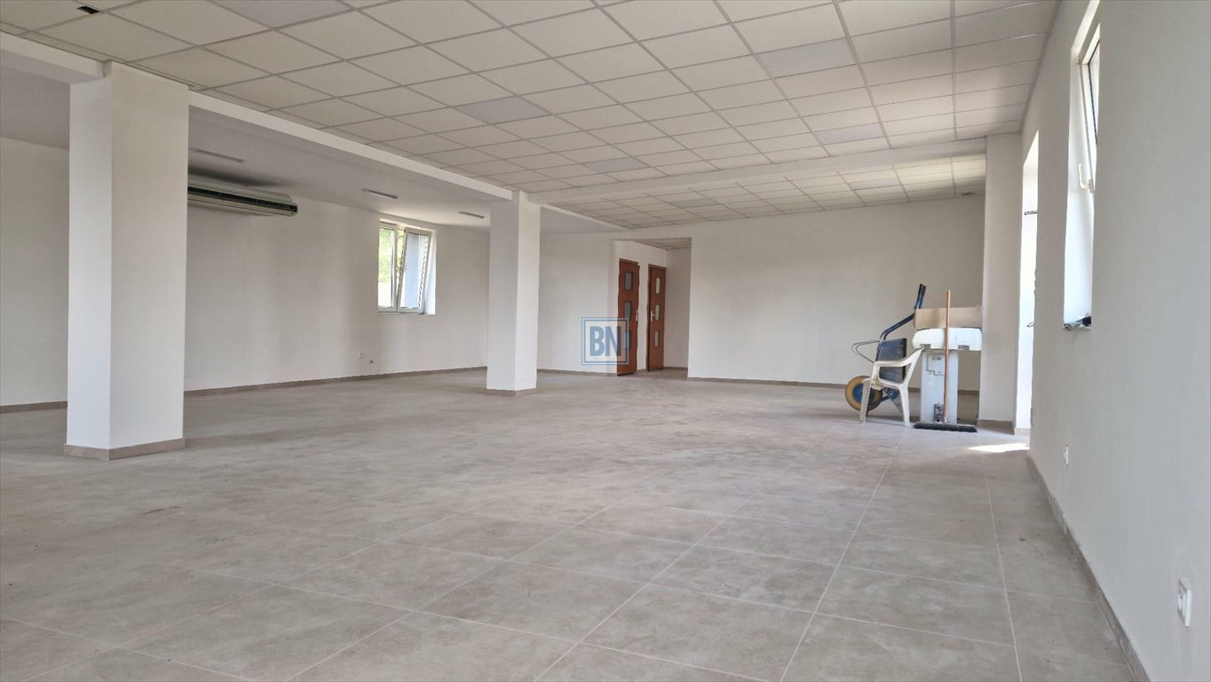 Przestronny lokal usługowy 140 m2 z parkingiem i nowoczesnym wykończeniem Czerna  140m2 Foto 1