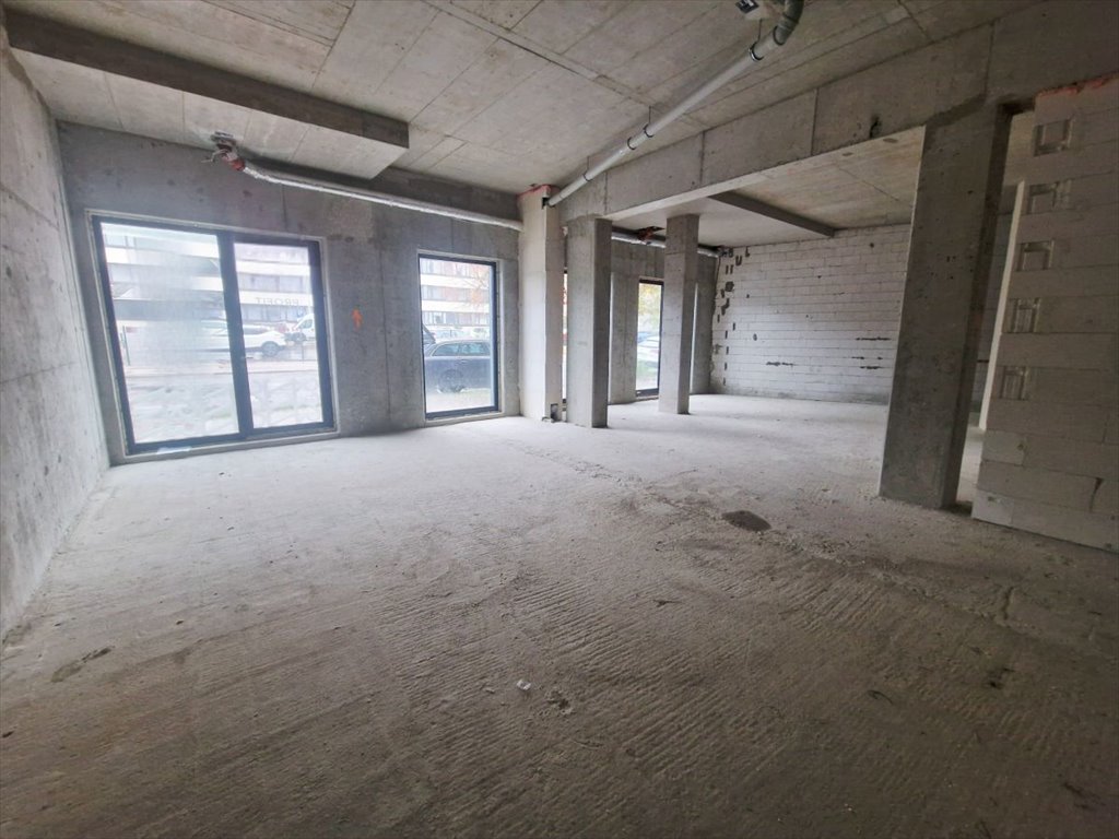 Nowoczesny lokal 95 m² z dużymi witrynami w centrum Łodzi Łódź, Polesie, 28 Pułku Strzelców Kaniowskich  95m2 Foto 1
