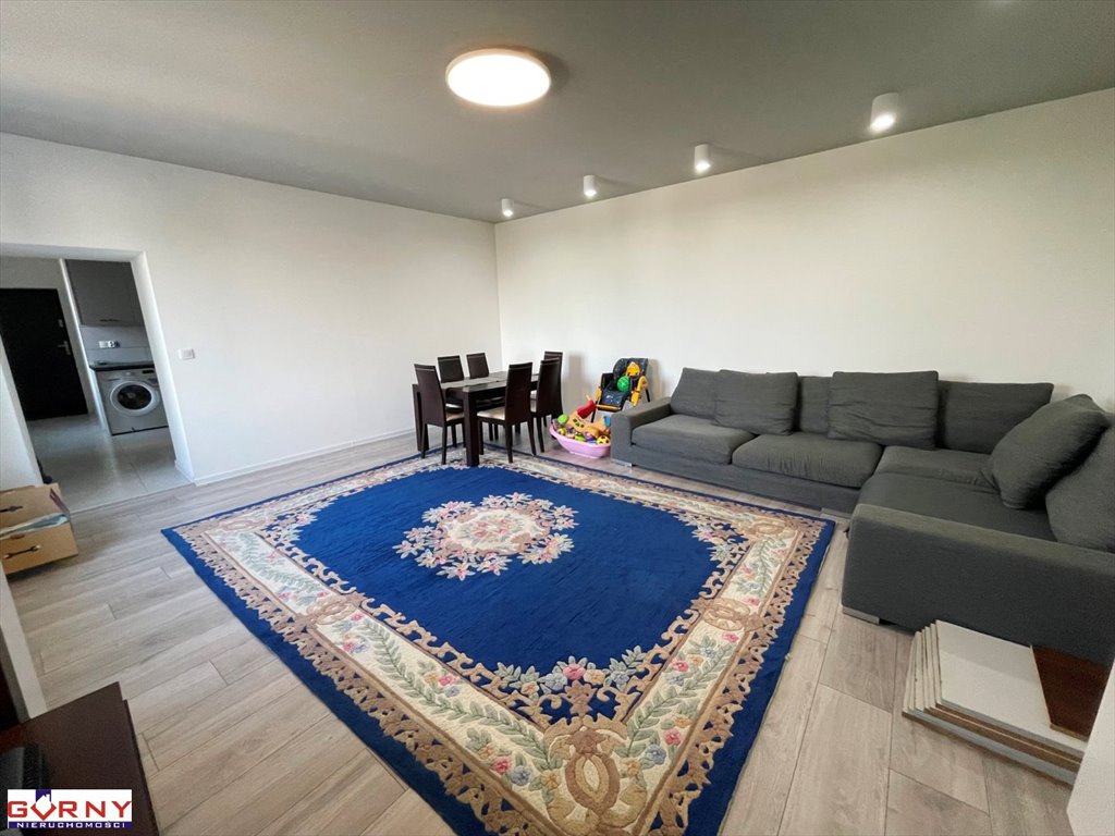 Przestronne 70 m² z nowym sprzętem AGD i remontem Piotrków Trybunalski  70m2 Foto 1