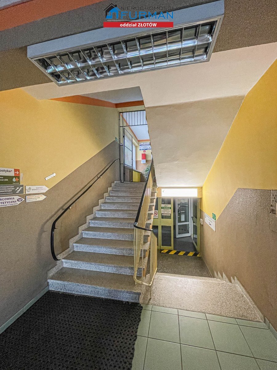 Lokal usługowy do remontu 26,6 m² z parkingiem polecam Złotów  27m2 Foto 1