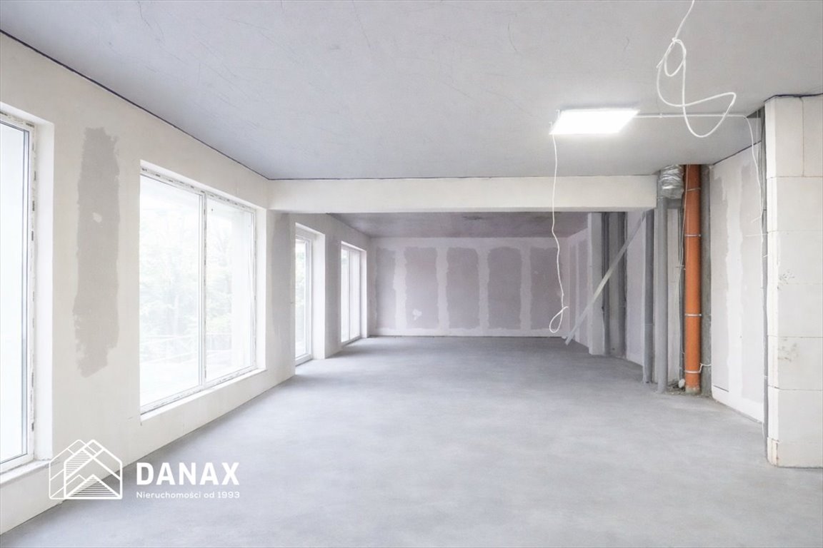 Nowoczesny lokal 100 m² z dużą ekspozycją, własny parking Kraków, Bieżanów-Prokocim, Bieżanów, Bieżanowska  100m2 Foto 1