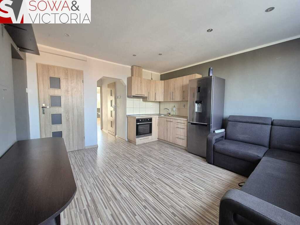 Na sprzedaż przestronne 3-pokojowe mieszkanie 44 m² z balkonem w Świebodzicach Świebodzice  44m2 Foto 1