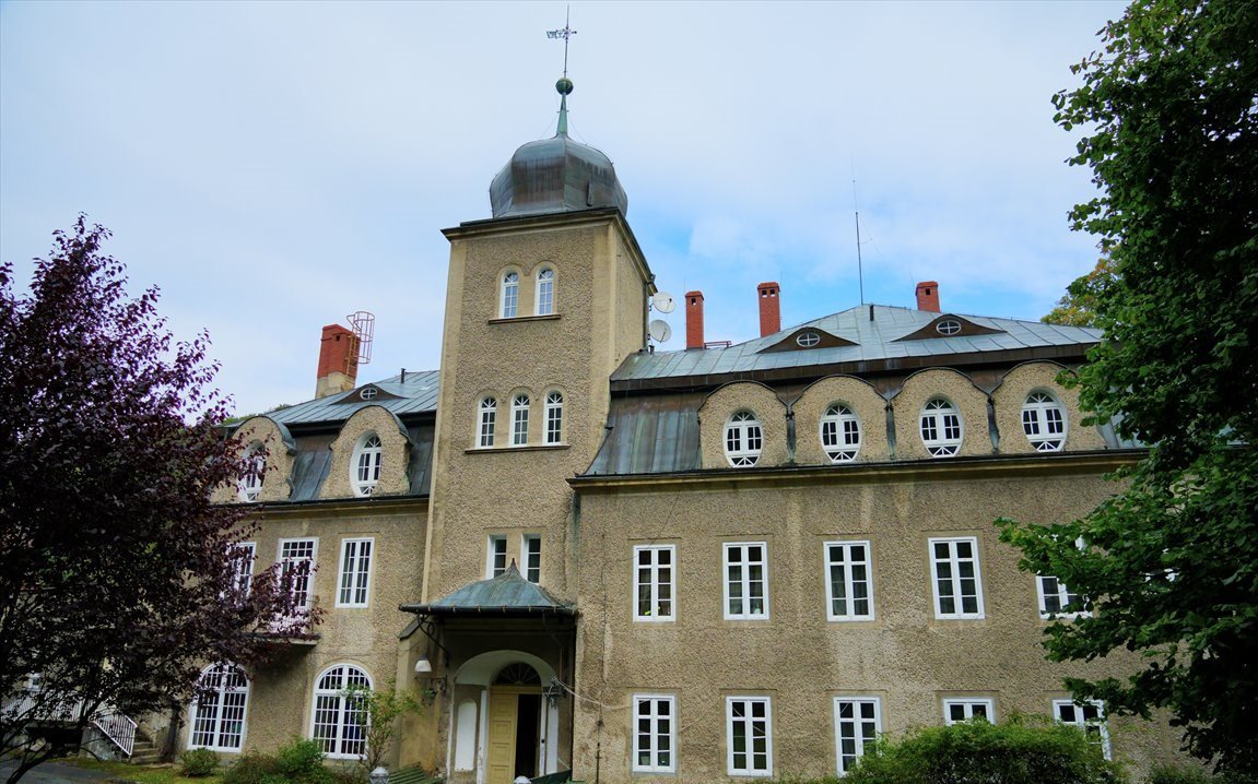Zabytkowy pałac w Rościszowie (82 499 m²) z parkami i rekreacją Rościszów, Rościszów 71  1 568m2 Foto 1