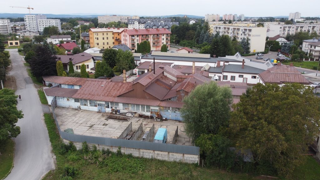 Hala magazynowa 1200 m² z wjazdem TIR - media, Krosno: Krosno: Henryka Wieniawskiego