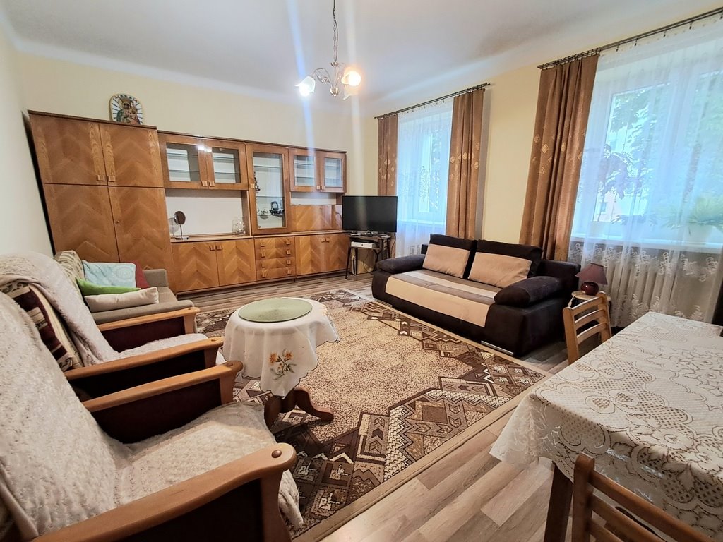 Przestronne 38m² po remoncie, duża piwnica, niskie opłaty Kraśnik, al. Niepodległości  38m2 Foto 1