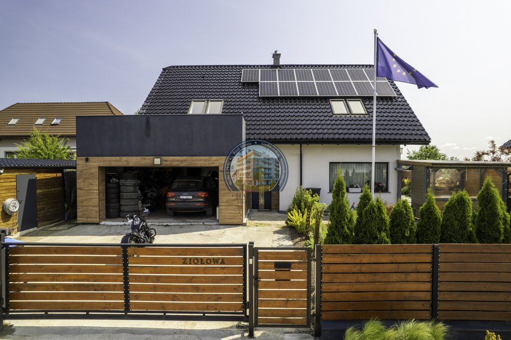 Nowoczesny dom z zero kosztami eksploatacji w Pogorzelicy Pogorzelica  147m2 Foto 1