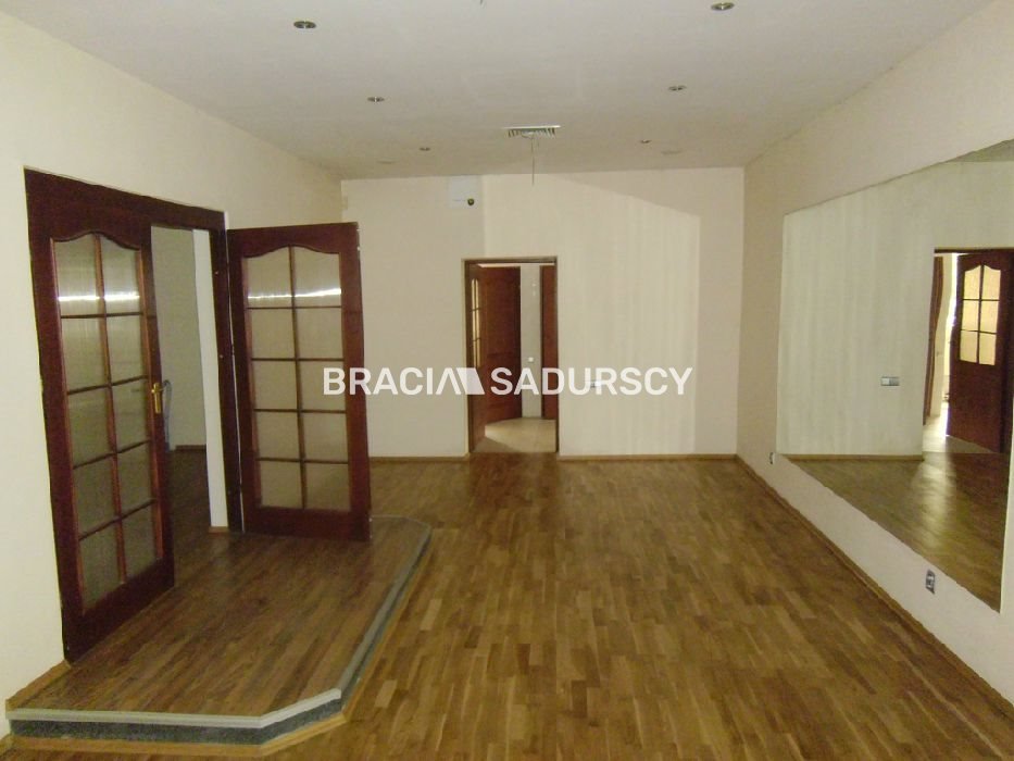 Magazyn produkcyjno-mieszkalny 1027 m2, ogrzewany, monitoring Kraków, Dębniki, Sidzina  1 027m2 Foto 1