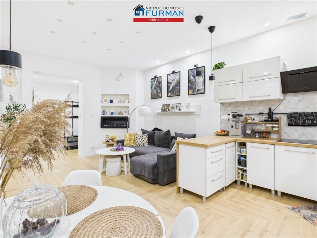 Mieszkanie trzypokojowe na sprzedaż Jastrowie  82m2 Foto 1