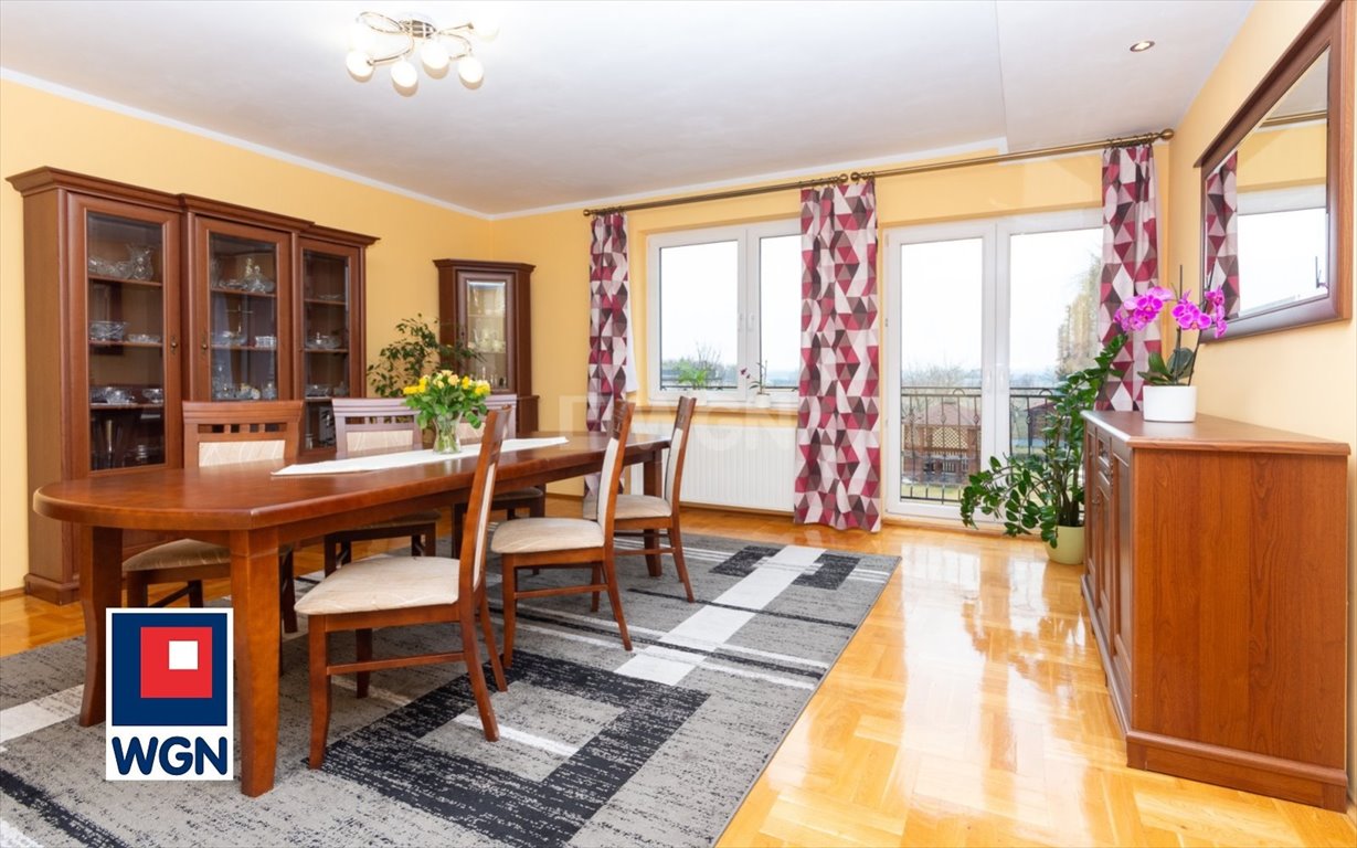 Nietuzinkowy dom dla wielu pokoleń w Paniówkach, 290 m2 Paniówki, Paniówki, Dworska  290m2 Foto 1