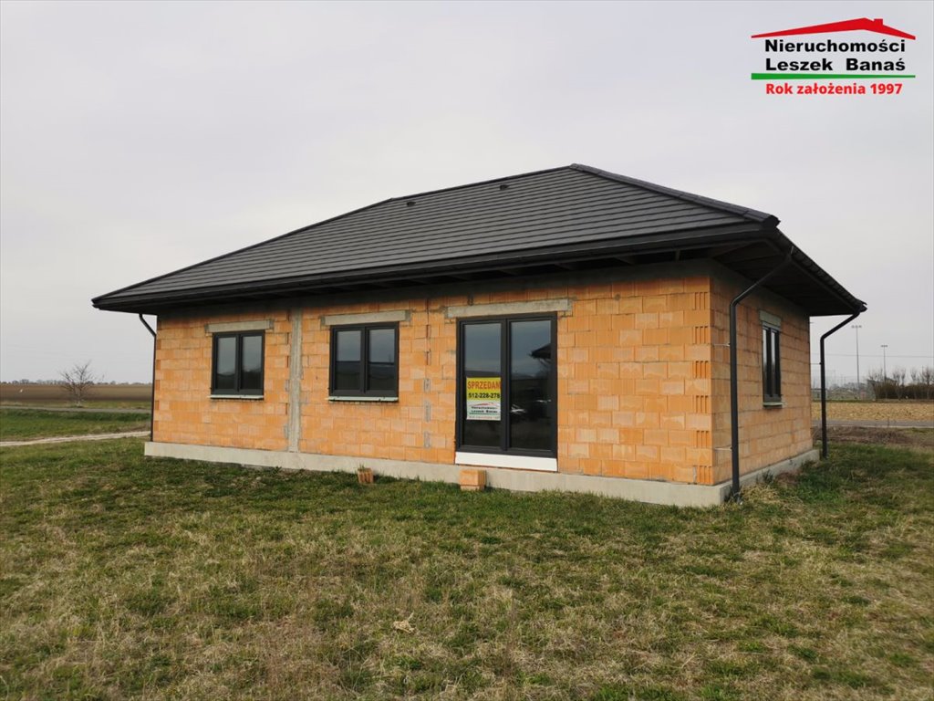 Dom w stanie surowym zamkniętym z dużą działką 1500 m² Kończewice  96m2 Foto 1