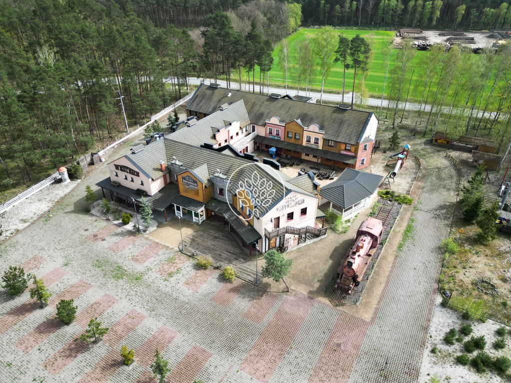 Lokal użytkowy na sprzedaż Wilcze  2 455m2 Foto 1