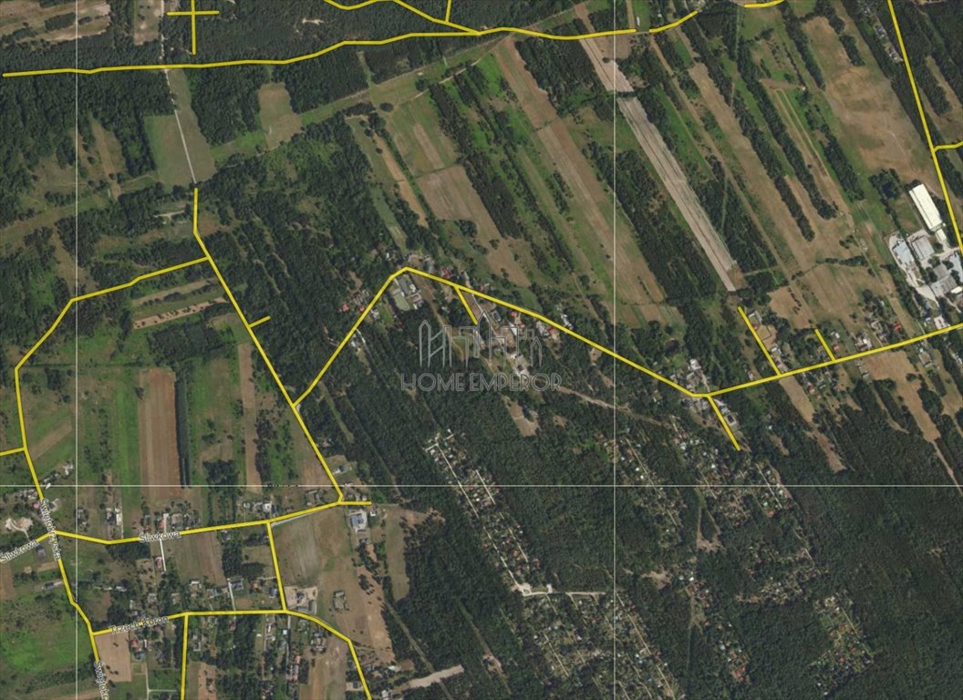 Sprzedam działkę 1000 m² z mediami i planem zabudowy Chobot  1 000m2 Foto 1