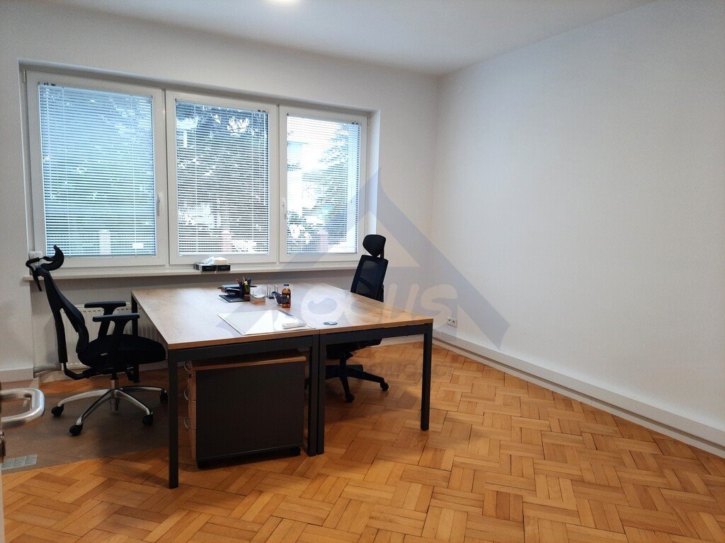 Wynajem biura 260 m² z garażami i nowoczesnym wyposażeniem Warszawa, Ursynów  260m2 Foto 1