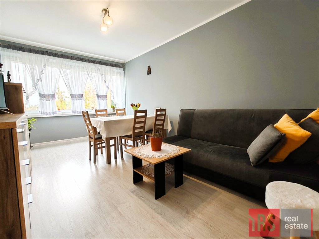 Sprzedam przytulne 42m² mieszkanie z nowoczesną kuchnią i zielonym otoczeniem Konin, 11 Listopada  42m2 Foto 1