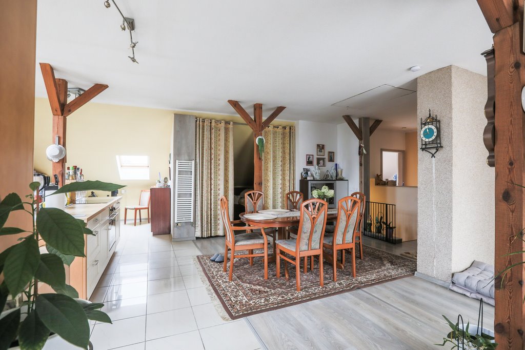 Przestronny dom 8 pokoi, garaż, piwnica, gotowy do zamieszkania Górzyca, Wolności  283m2 Foto 1