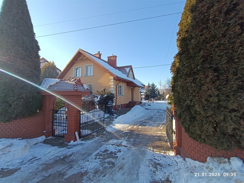 Komfortowy dom 180 m² z 6 pokojami i garażami Laszki  180m2 Foto 1