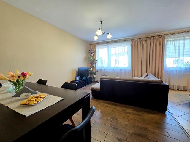 Mieszkanie trzypokojowe na sprzedaż Świdnica  74m2 Foto 1