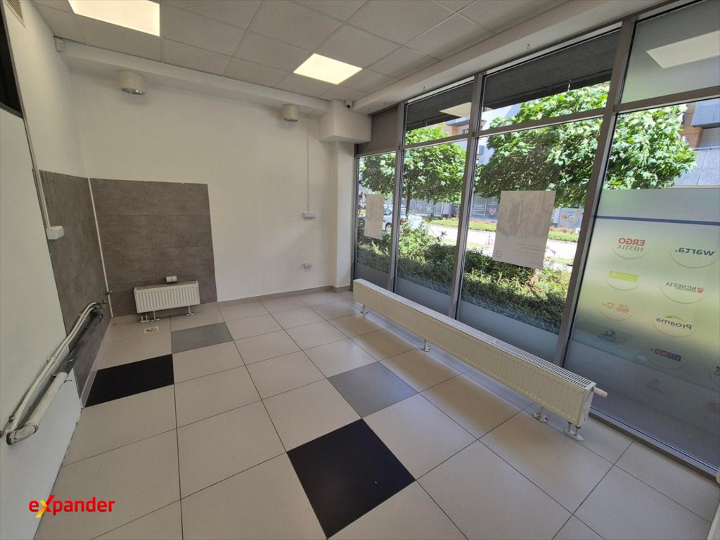 Polecam lokal usługowy z witrynami i klimatyzacją na osiedlu Wrocław, Dedala  42m2 Foto 1