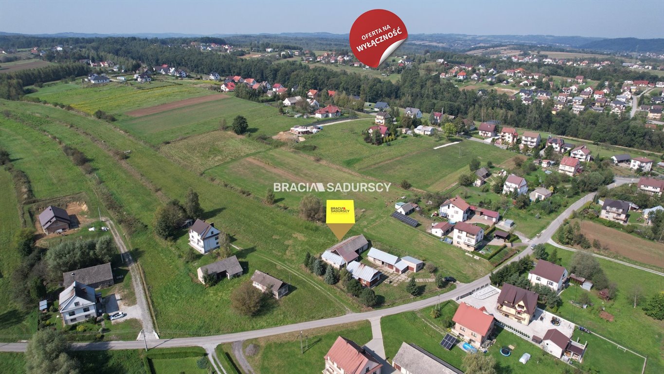 Sprzedam działkę 2700 m² z domem i zabudowaniami w Gnojniku Gnojnik  2 700m2 Foto 1