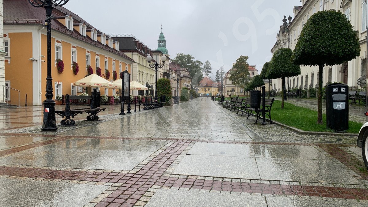 Mieszkanie trzypokojowe na sprzedaż Jelenia Góra, Cieplice Śląskie-Zdrój  73m2 Foto 1