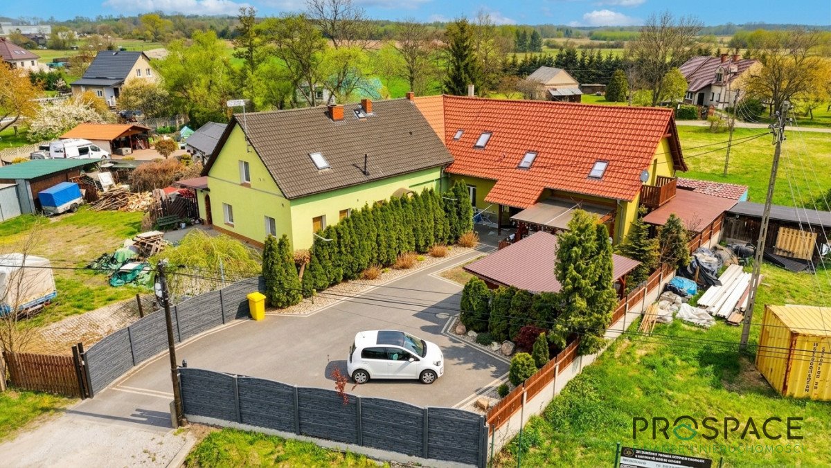 Skrajny segment domu 151 m2 po remoncie, garaż, ogród Podbrzezie Dolne, Główna  151m2 Foto 1