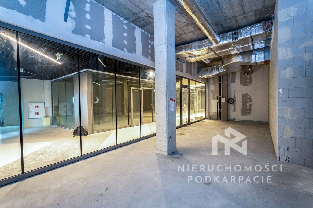 Lokal użytkowy na wynajem Rzeszów, Fryderyka Szopena  47m2 Foto 1