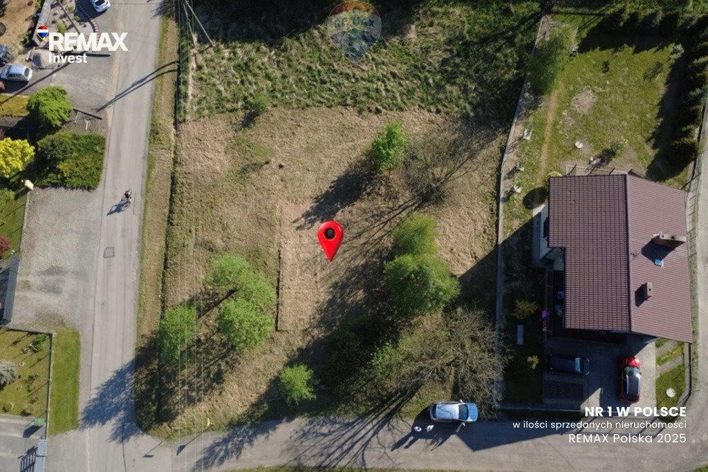 Działka budowlana 740 m² w Strumieniu z mediami i ogrodem Strumień  740m2 Foto 1