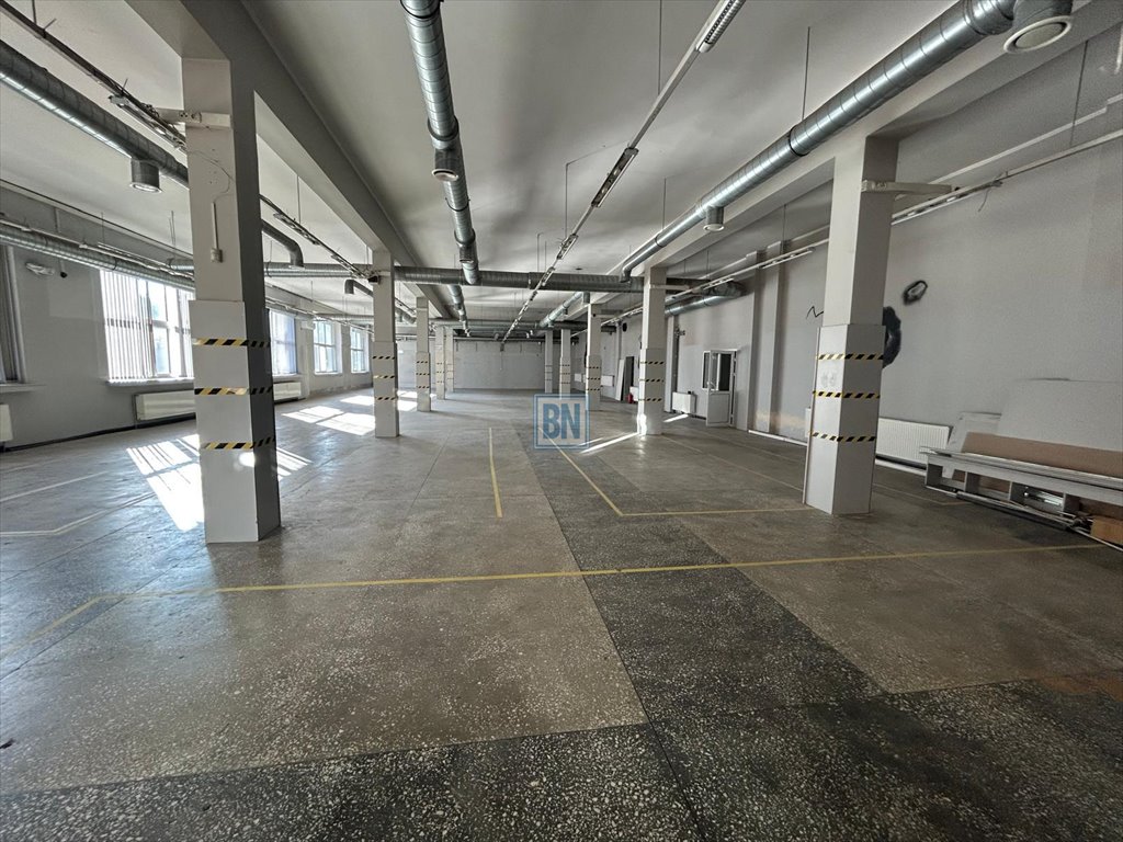 Polecam magazyn 845 m² z biurami i parkingiem w Zabrzu Zabrze  845m2 Foto 1