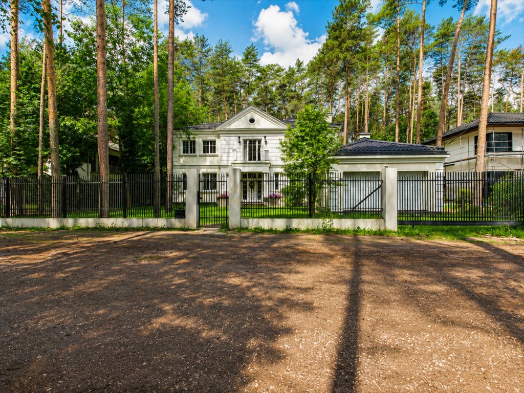 Do sprzedania luksusowy dom z basenem i 4 sypialniami Magdalenka  415m2 Foto 1