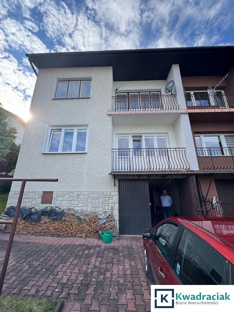 Przestronny dom 182 m² z 7 pokojami, garażem i balkonami Jasło, Wiśniowa  182m2 Foto 1