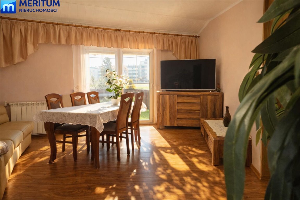 Przestronny dom dla dwóch rodzin z garażami i panelami fotowoltaicznymi Żyrardów  186m2 Foto 1