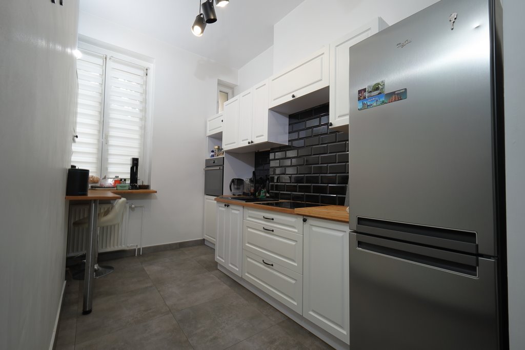 Przestronne 2 pokoje na parterze z dużymi oknami i piwnicą Opole, Plac Józefa Piłsudskiego  55m2 Foto 1