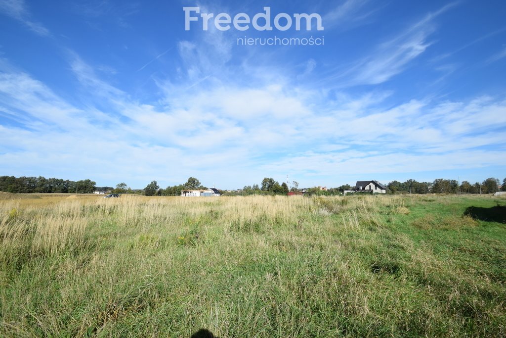 Działka budowlana na sprzedaż Niemodlin  1 081m2 Foto 2