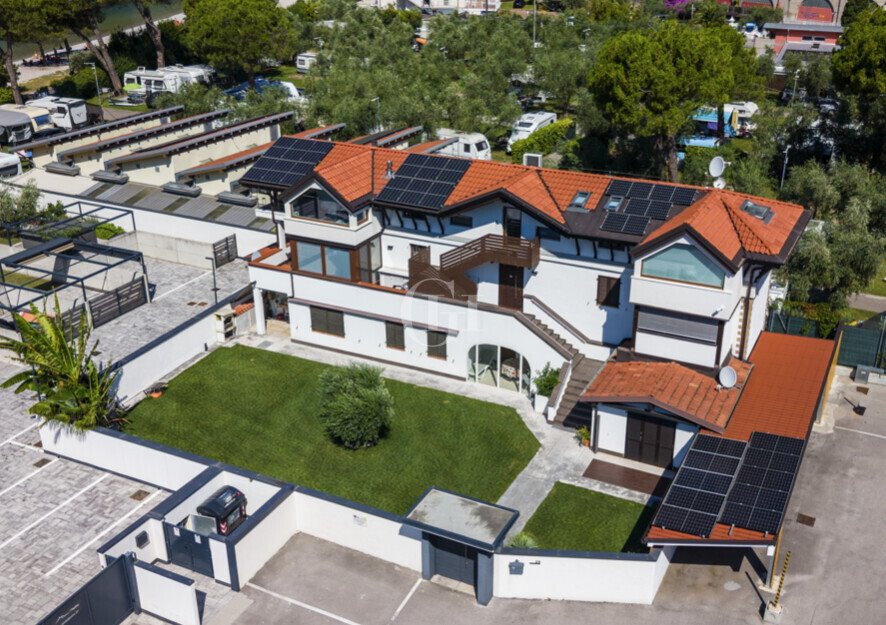 Sprzedam 52 m² mieszkanie z prywatnym dostępem do jeziora Garda Włochy, Arco  52m2 Foto 1