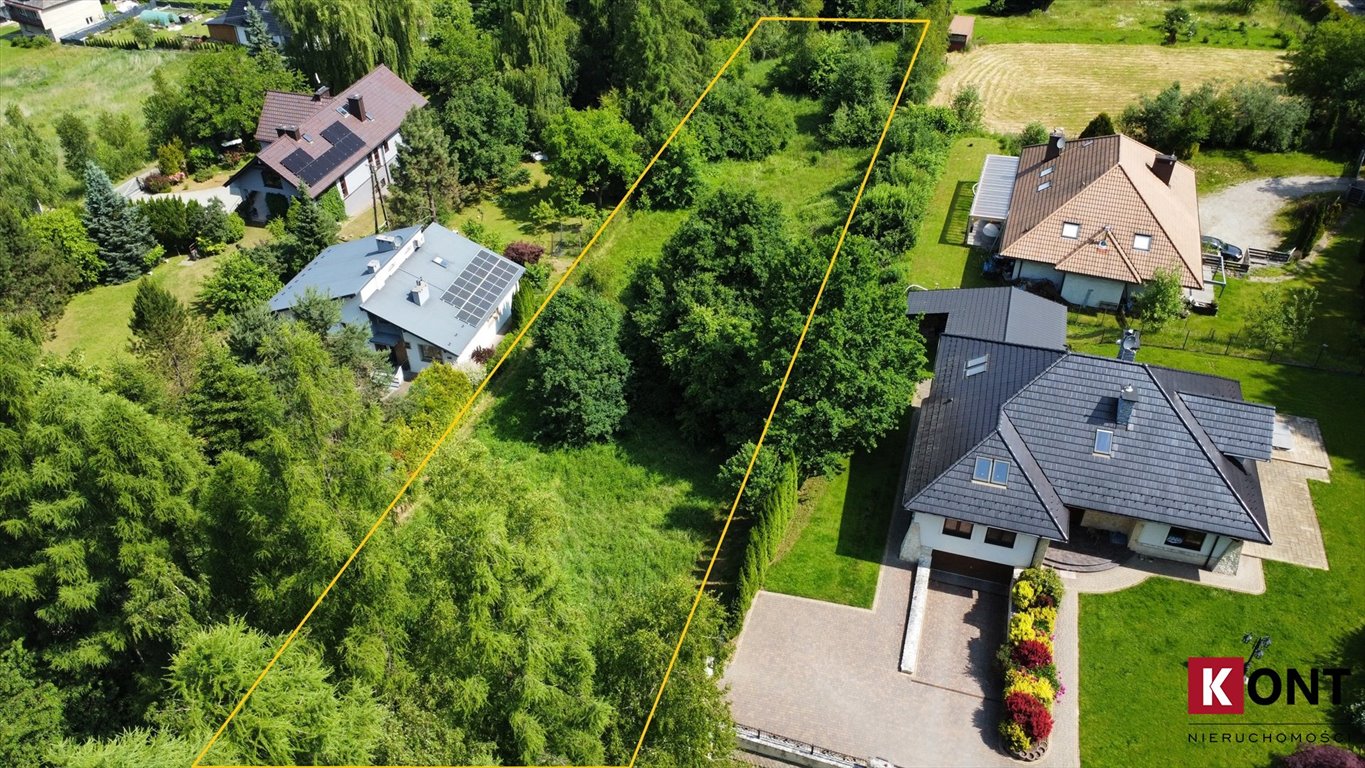 Na sprzedaż działka 2300 m² z mediami i widokami w Krzywaczce Krzywaczka  2 300m2 Foto 1