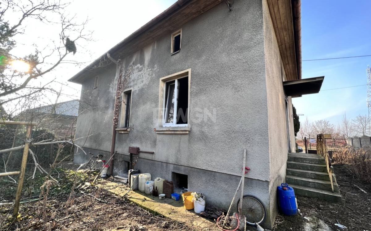 Dom do remontu z garażem i dużą działką w Kaliszu Kalisz, Majków  100m2 Foto 1