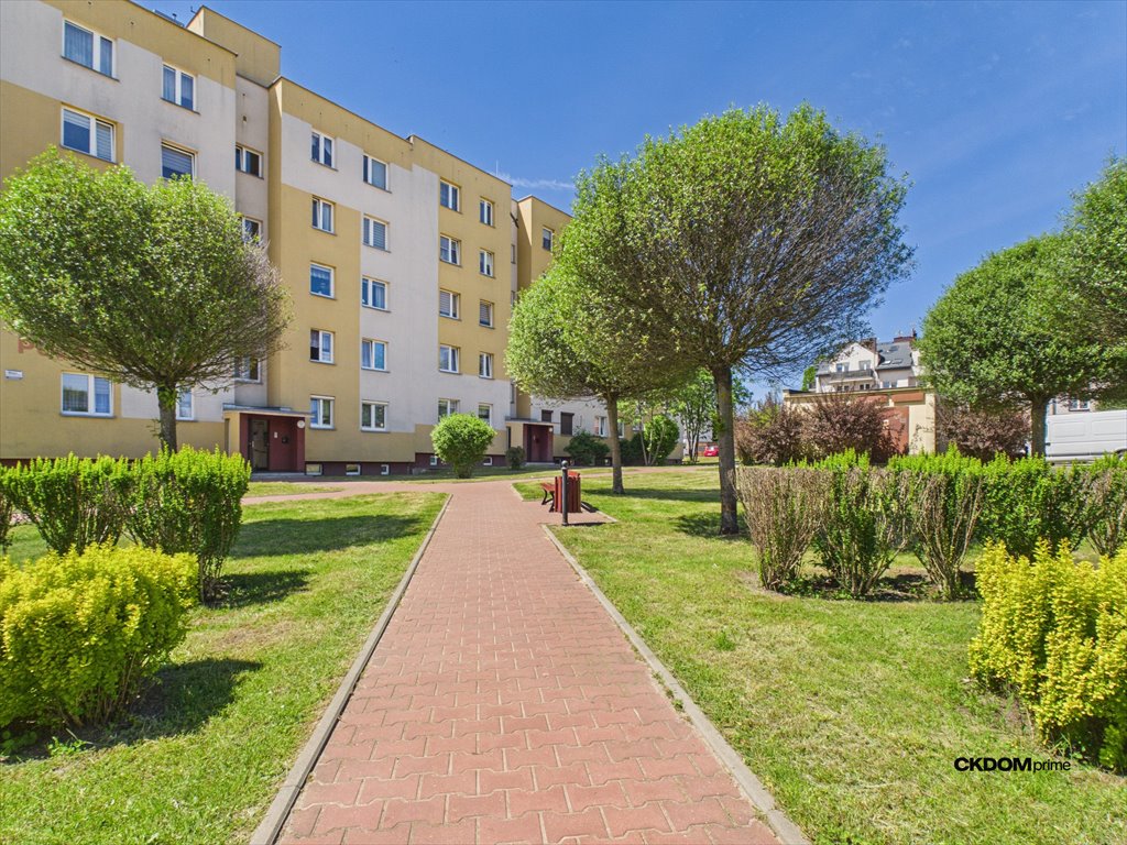 Zapraszam do obejrzenia przestronnego 3-pokojowego mieszkania z balkonem i garażem Skarżysko-Kamienna, Kazimierza Pułaskiego 12  73m2 Foto 1