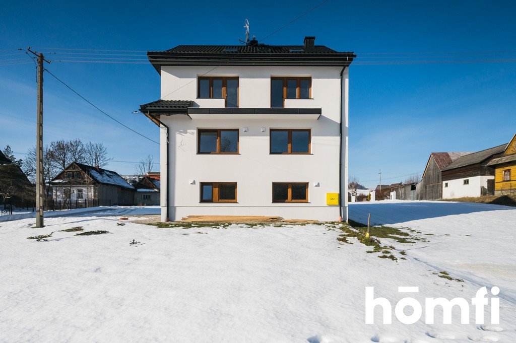 Dom 240m2 z 3 niezależnymi mieszkaniami, gotowy do zamieszkania Nowy Targ  240m2 Foto 1
