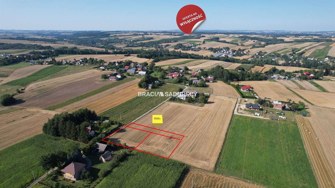 Działka budowlana na sprzedaż Lesieniec  1 400m2 Foto 1