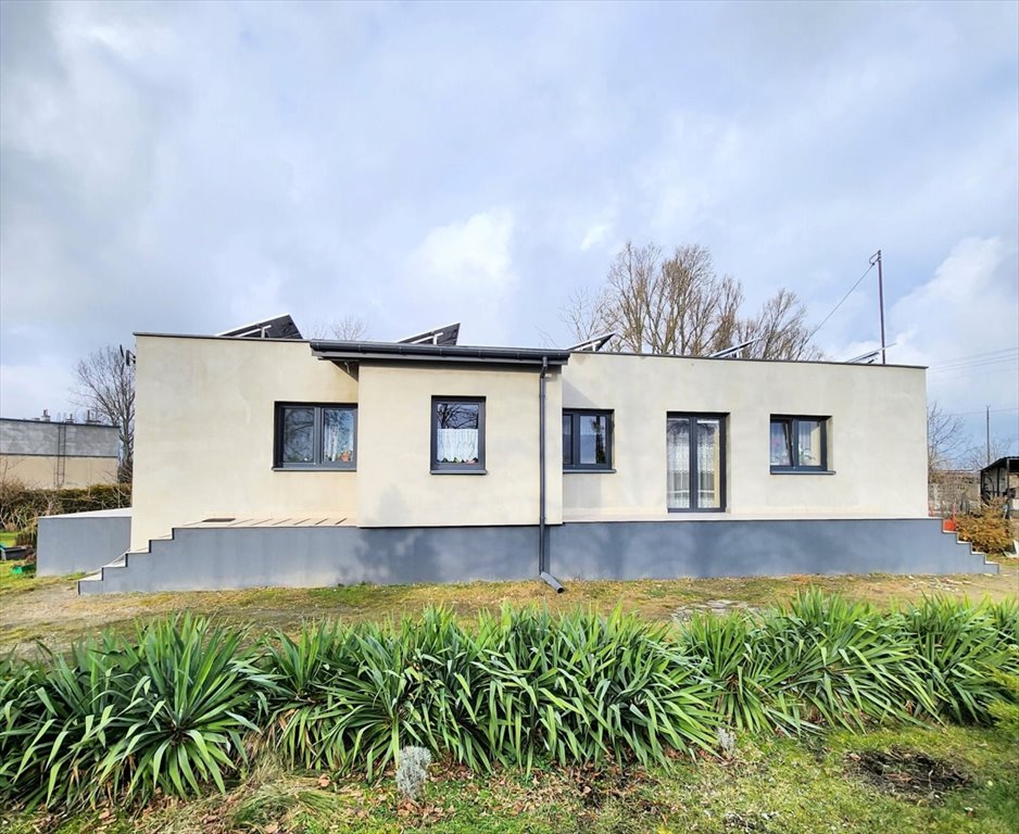 Dom na sprzedaż Opiesin  81m2 Foto 1