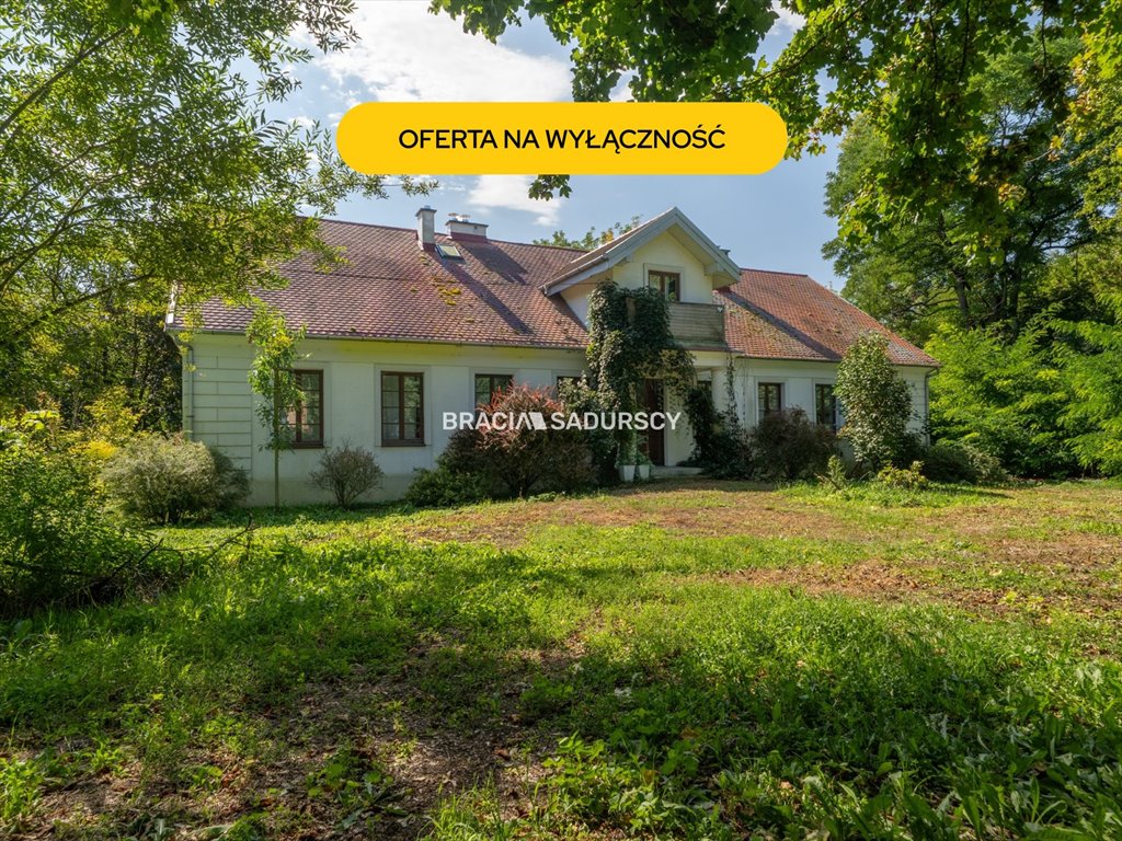 Zabytkowy dwór we Włostowicach - historia i potencjał Włostowice  400m2 Foto 1